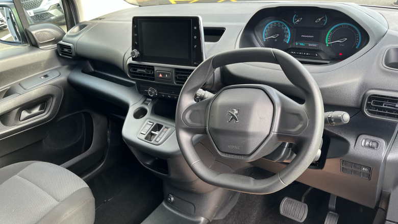 Peugeot Partner E-Standard 800 100kW 50kWh Professional Premium + Van Auto